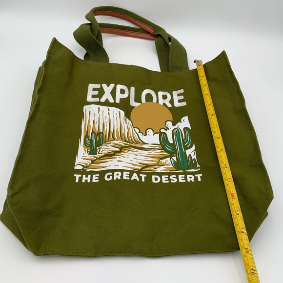 Green Canvas Tote Bag with Snap Closure - Picture 3 of 7